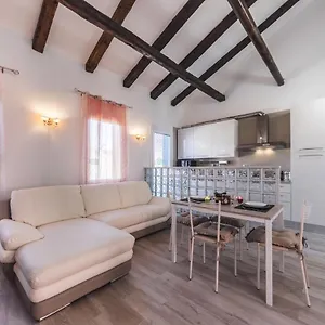  Apartment Ca' Laura - Centro - 10 Min From Venice Italy